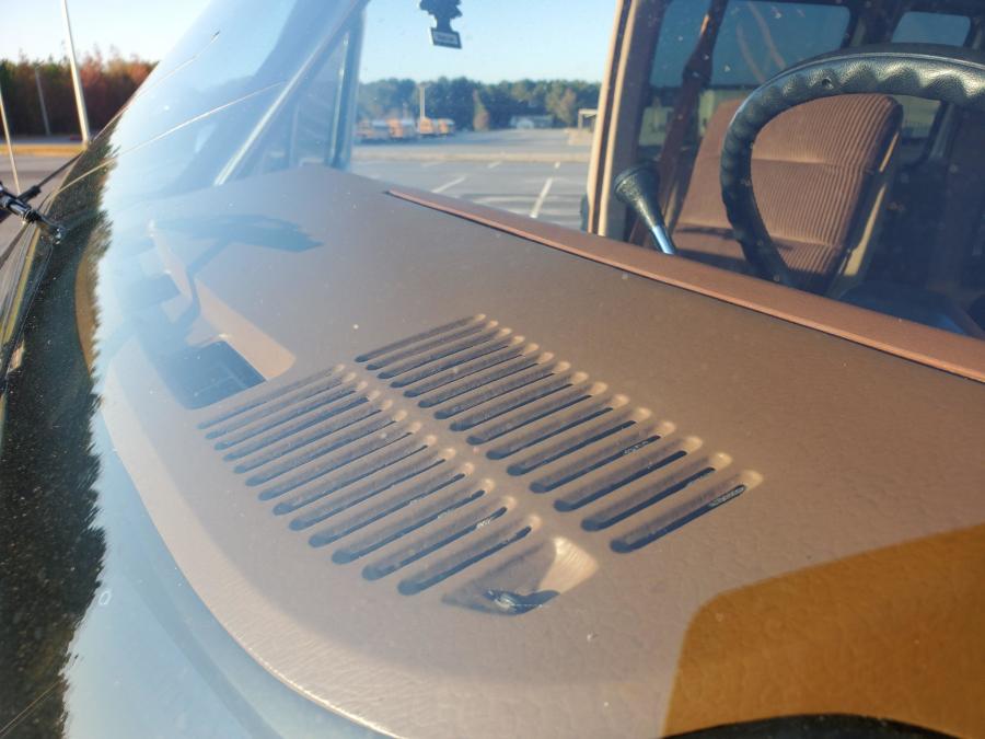Детали экстерьера Chevrolet G20 Conversion Van  (CG21305) 1988 года  (фото 119 из 257)